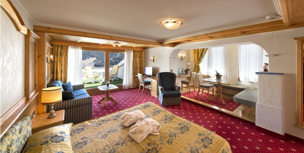 Alpen Hotel Corona Vigo di Fassa Zimmer foto