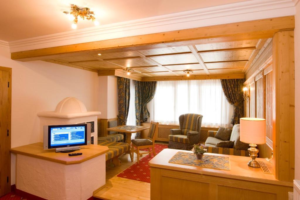 Alpen Hotel Corona Vigo di Fassa Zimmer foto